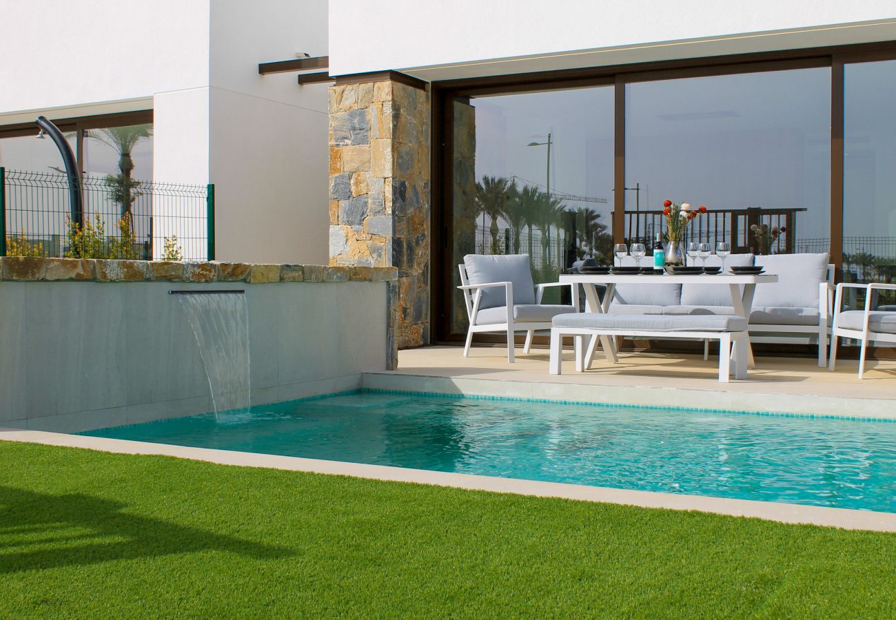 Villa in Torre Pacheco - YOUR HOLIDAY SPAIN LUXURY 5 BED VILLA SANTA ROSALIA LAKE AND LIFE RESORT