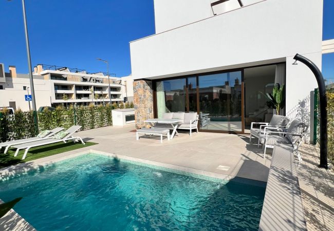 Villa in Torre Pacheco - LUXURY 4 BED VILLA SANTA ROSALIA LAKE AND LIFE RESORT Villa in Torre Pacheco - LUXURY 4 BED VILLA SANTA ROSALIA LAKE AND LIFE RESORT