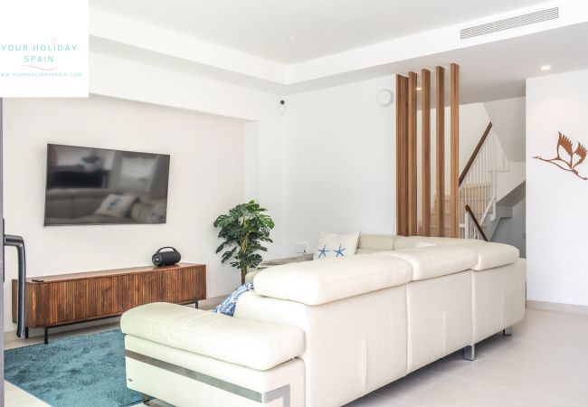 Villa in Torre Pacheco - AMAZING 4 BEDROOM VILLA WITH PRIVATE POOL SANTA ROSALIA LAKE AND LIFE RESORT Villa in Torre Pacheco - AMAZING 4 BEDROOM VILLA WITH PRIVATE POOL SANTA ROSALIA LAKE AND LIFE RESORT